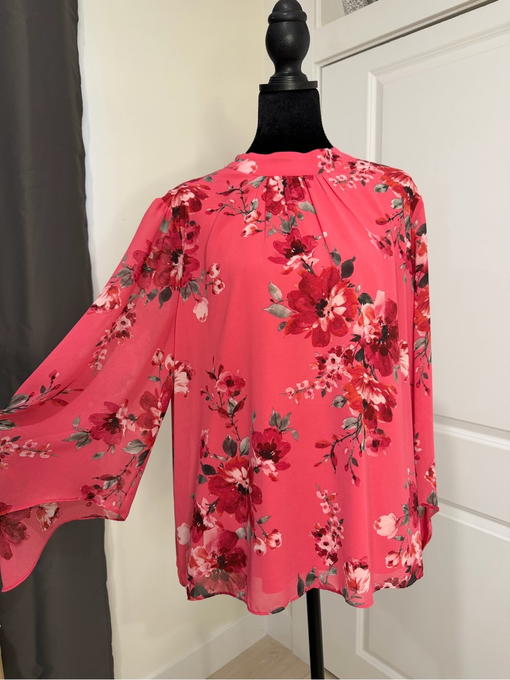 Floral Tie-Neck Blouse in Pink
